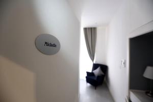A seating area at Rome Together Guest House