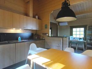 Kuchyň nebo kuchyňský kout v ubytování Bonita Vista - Luxe ingerichte bungalow op een bijzondere plek.
