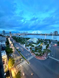 Vista generica su Da Nang o vista sulla città dall'interno dell'hotel