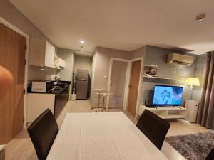 Kuchyň nebo kuchyňský kout v ubytování Family Suit 2 Bedrooms 2 Bathrooms in Chiang Mai