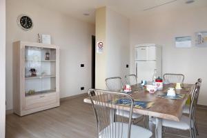 A kitchen or kitchenette at Nigella Langhe Home