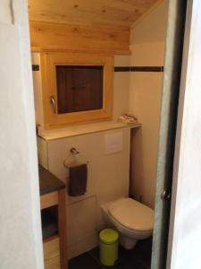 Ένα μπάνιο στο SAVOIE/ petit chalet studio meublé