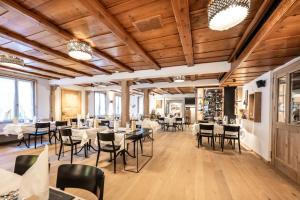 Restoran või mõni muu söögikoht majutusasutuses Hotel Kemmeriboden-Bad AG