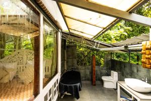 Φωτογραφία από το άλμπουμ του Looking Glass by Roamhome στο Κοτσί