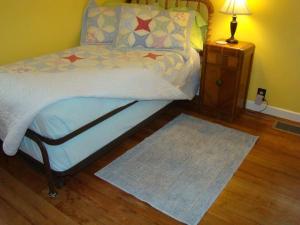 Gallery image of Lynns Cottage at Heron Ledge in Plattsburgh +6 photos