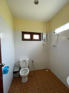 Ванная комната в Bangtao Hello House