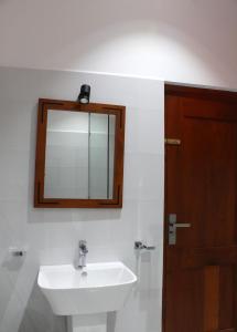 Koupelna v ubytování Villa Janaliya