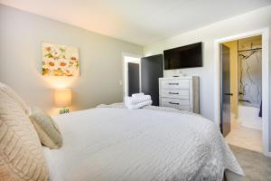 Posteľ alebo postele v izbe v ubytovaní Pet-Friendly Hampton Vacation Rental on River!