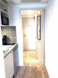 Cuina o zona de cuina de Appart'Hotel - Gare TGV - Courtine - Confluence - 407 bis