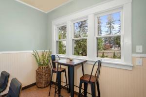 Fotografie z fotogalerie ubytování 2BR 1BA Small Town Feel Pets Allowed v destinaci Spokane
