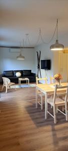 TV a/nebo společenská místnost v ubytování NOOK studio apartman Lokve