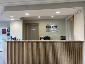 ล็อบบี้หรือแผนกต้อนรับของ Western Budget Motel #1 & 2 Whitecourt