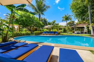 Bazén v ubytování Hotel Bahia Esmeralda nebo v jeho okolí