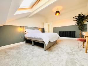 Postel nebo postele na pokoji v ubytování Boutique rooms by Crosby beach