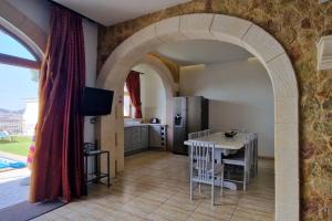 Fotografie z fotogalerie ubytování Modern 4-Bed Home in Ix-Xaghra Valley view Pool v destinaci Xagħra