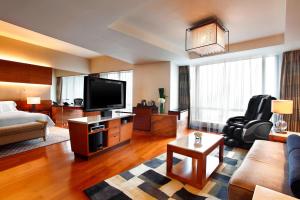 TV a/nebo společenská místnost v ubytování The Westin Guangzhou
