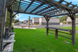 Giardino di SureStay Hotel by Best Western Manning