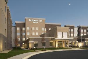 a rendering of the restoration inn at night w obiekcie Residence Inn by Marriott St. Paul Woodbury w mieście Woodbury