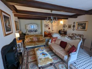 Gallery image of Gîte Cosy à Abzac avec Jardin, Proche Confolens et Services Inclus - FR-1-653-84 in Abzac
