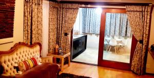 Μια τηλεόραση ή/και κέντρο ψυχαγωγίας στο Bhotani Lodge