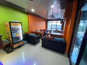 Posezení v ubytování Hotel KJS Inn