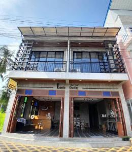 Το κτήριο όπου στεγάζεται  το hostel
