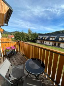 Balkón nebo terasa v ubytování Kašperky + 27 fotografií