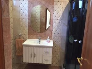 O baie la Villa Kecharetsi +35 fotografii