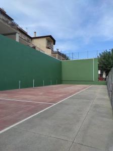 Tenis a/nebo squash v ubytování Casa Mineta nebo okolí
