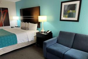 Galería fotográfica de Howard Johnson by Wyndham Houston Heights Downtown en Houston 25 fotos más