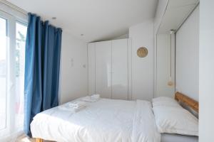 Легло или легла в стая в High End 2BD Penthouse - NDK