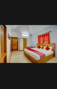 Uma cama ou camas num quarto em HILL BIRD HERITAGE HOME Stay