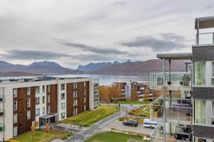 Fotografie z fotogalerie ubytování Central apartment with stunning view v destinaci Tromsø