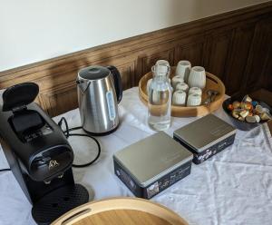 Villa Eliane - parking privé的咖啡和沏茶工具
