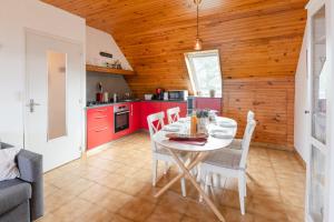 STERENN VOR - Appartement vue mer廚房或簡易廚房
