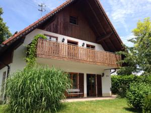 Afbeelding uit fotogalerij van Ferienwohnung Wippenreute in Ravensburg