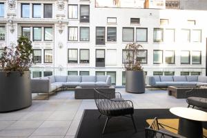 Posezení v ubytování Loop 1BR w WD Gym Rooftop Pool 2 blocks to L CHI-382