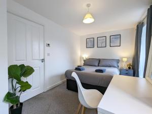 Postel nebo postele na pokoji v ubytování Guest Rooms Near City Centre & Anfield Free Parki