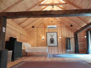 Foto sihtkohas Sremska Kamenica asuva majutusasutuse Nica Wood galeriist