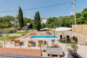Bazén v ubytování Holiday home Villa Mare nebo v jeho okolí