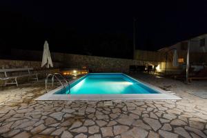 Bazén v ubytování Holiday home Villa Mare nebo v jeho okolí