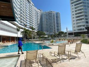 Bazén v ubytování Luxury confortable apartamento en SantaMarta nebo v jeho okolí