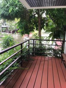 Zahrada ubytování Sripiamsuk Resort Bangkok