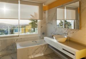 Koupelna v ubytování Villa Can Joan I - Fantastic Sunset Views and Family Friendly -