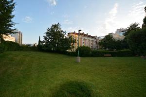 Photo de la galerie de l'établissement Hotel Lux, à Grenoble