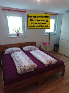 Postel nebo postele na pokoji v ubytování Ferienwohnung Mettenberg
