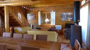 Ruang duduk di CHALET DE L'OURS