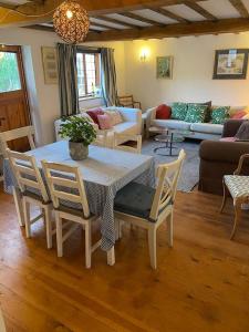 Gallery image of Annex at Southfields in idyllic Hampshire village in Greywell