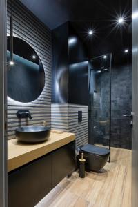 Ένα μπάνιο στο Egoist Boutique Suites +21 φωτογραφίες