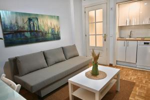 Ruang duduk di For You Rentals Luminoso y práctico apartamento en El Barrio del Pilar HRL5